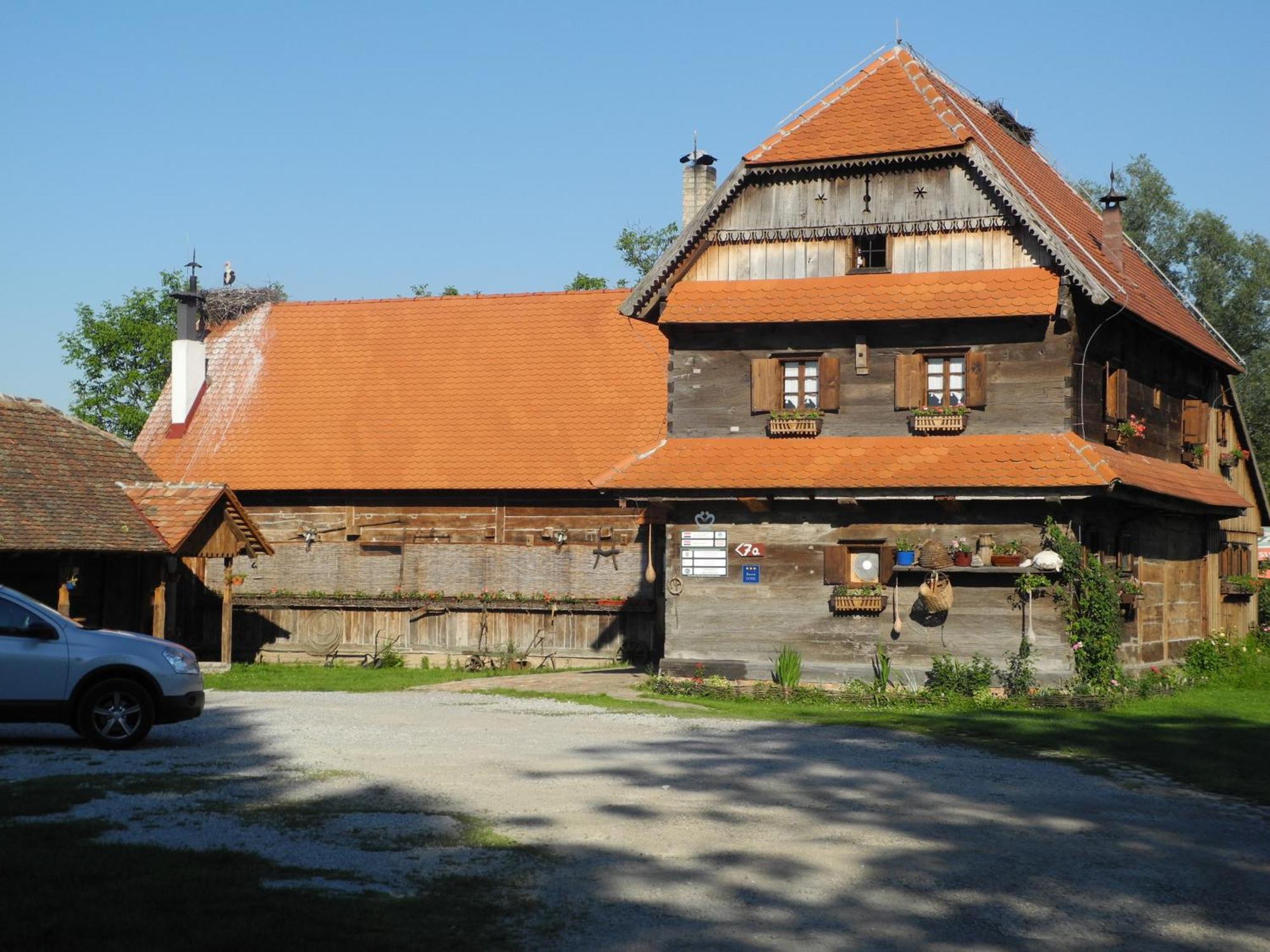 Hotel Tradicije Čigoč Zewnętrze zdjęcie