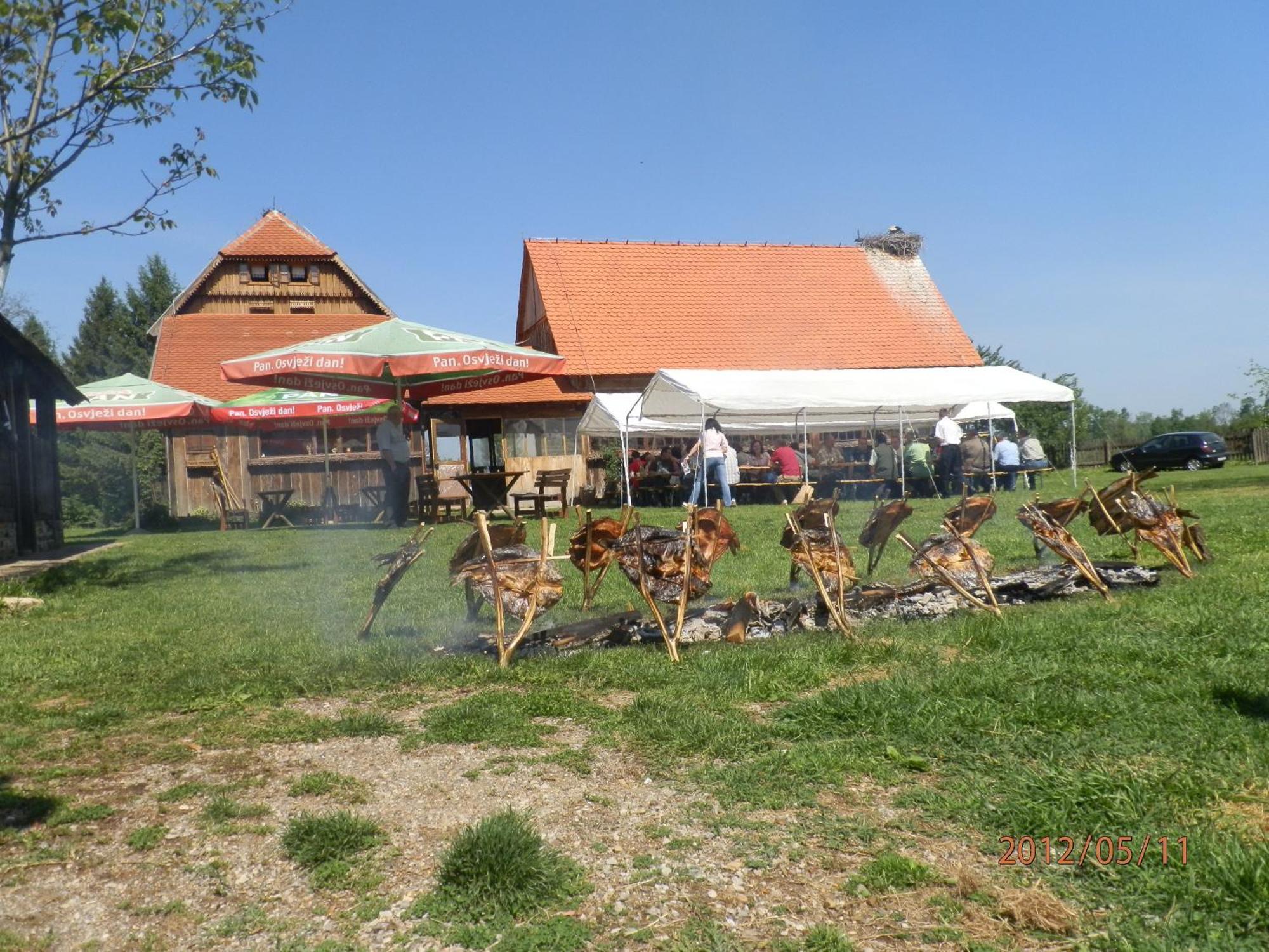 Hotel Tradicije Čigoč Zewnętrze zdjęcie